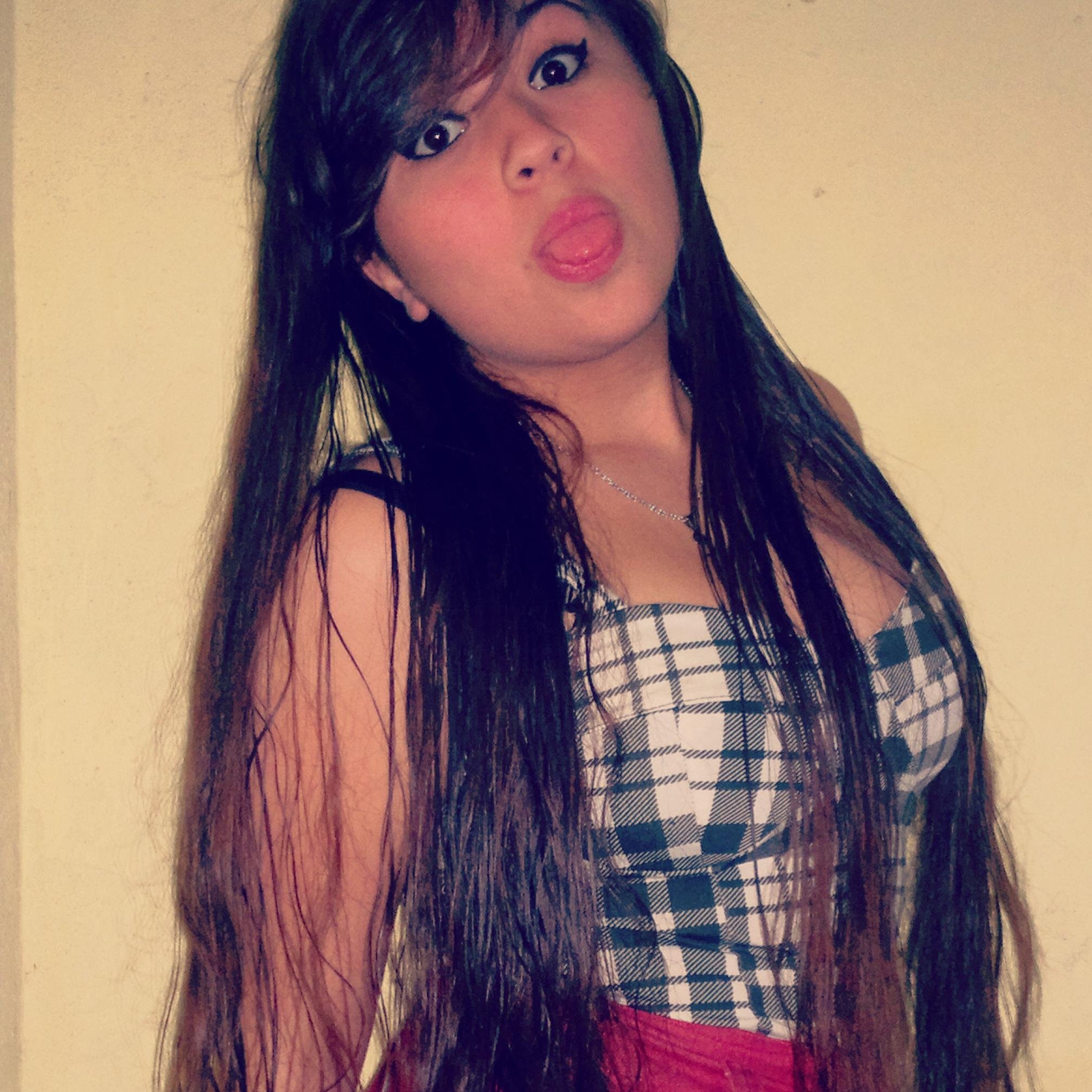 Coshitagoita's profile picture. A veces algunas personas bromean, para decirte la verdad. Otras te hablan seriamente para mentirte ♥