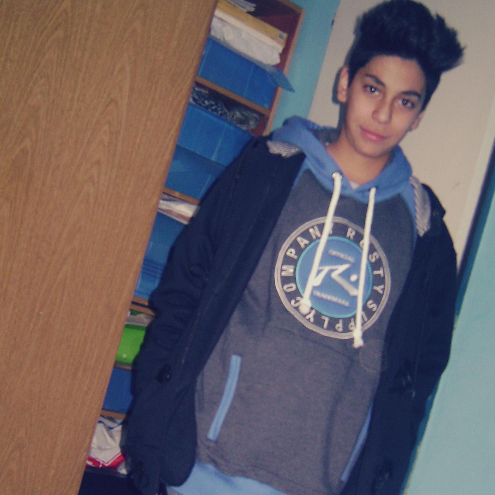 el placer de la vida se encuentra en hacer lo que las personas te dicen que no puedes realizar *-* 3