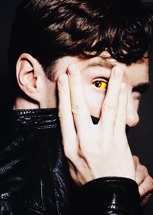 I'm a high functioning sociopath who can secretly shapeshift into a dragon. No one knows. @JW_ArmyDoctor & @UnderhillThief are my Bilbos.{Sherlock/Hobbit RP}