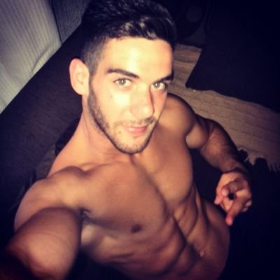 MeleroGuadaa's profile picture. 19 , moreno, ojo verdes , muy generoso , cabezota , amante del motocross , y futbolista del SJO