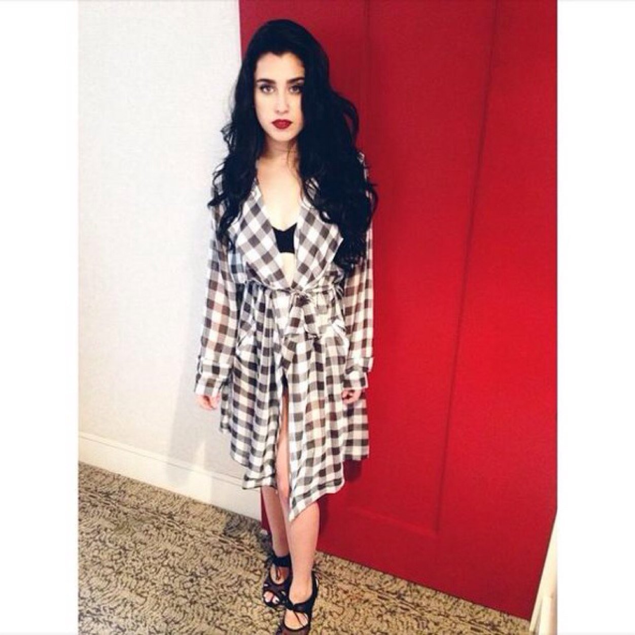 Hii i gave you a free follow so can you pls follow this acc @anusregui