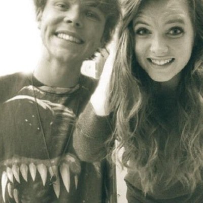 Destinee ❤️| Arizona| 0/4| #wwaarizona| @hollylollie5sos is my best friend| swallow for the follow ;)|