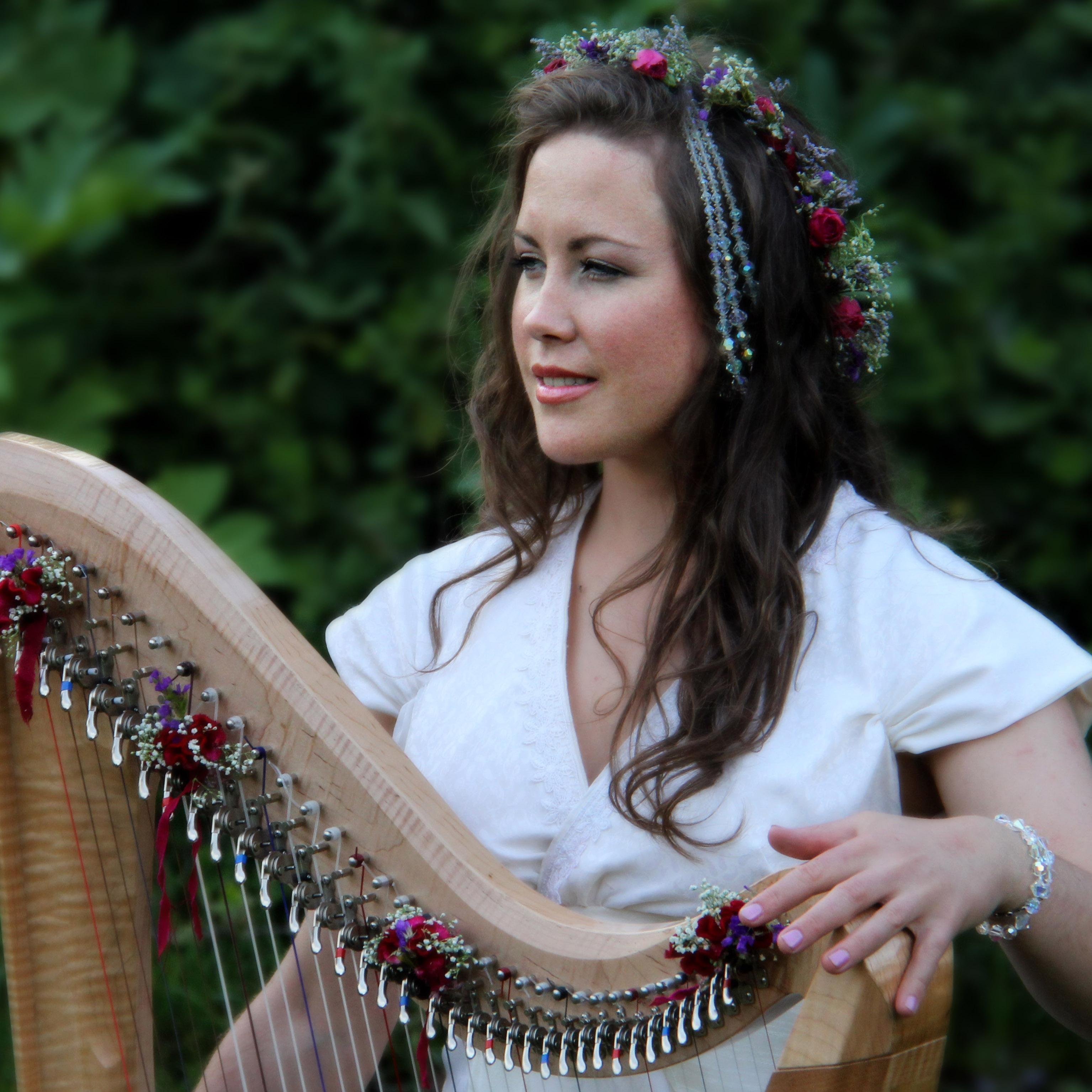 EilyAurora's profile picture. Eily is a gifted #harpist, #speaker, #singer,  and #composer and  who creates Music for the Soul in #432Hz.