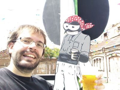 Professor de ciències d'institut, aprenent de pare, casual magic player.
