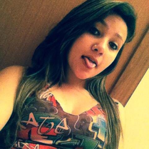 Segura a onda vacilão essa morena não da mole não :3