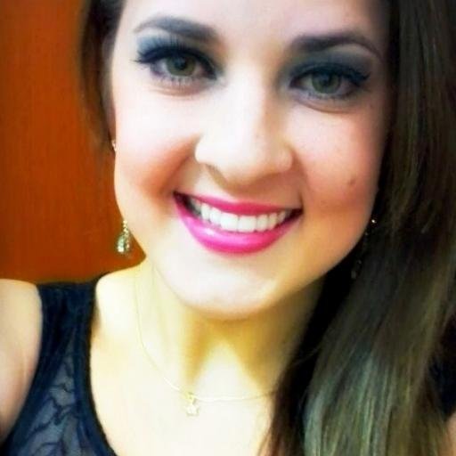 Estudante de Terapia Ocupacional,  amante de Deus, musculação, música, dança, cinema, literatura e arte.