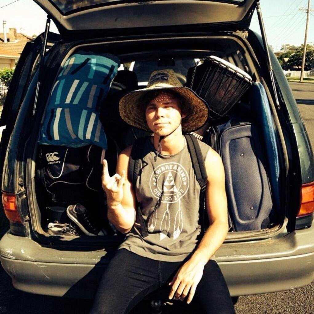 teamolashton3's profile picture. Hey beautiful! Here's a free follow! Please follow @TeAmoLashton if you already follow me thank you