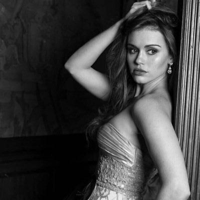 {18+/TWRP/Unclaimed} The voices whisper to me the songs of the dead, they grasp my hands and make me sway to the dance of the living. All they do is taunt me.