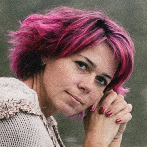 Professional food writer, amateur photographer and mother of 4 children and 4 books.
#KucharkaProDceru
#HovorysReznikem
#SnidaneuFlorentyny