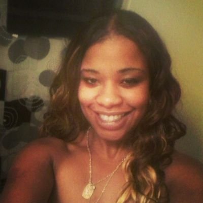 Very ambitious chef striving to get to the top. Wking out , and staying focused on my $$ is my motto . However  i gotta grind to get it. #bznesswomen  #yolo