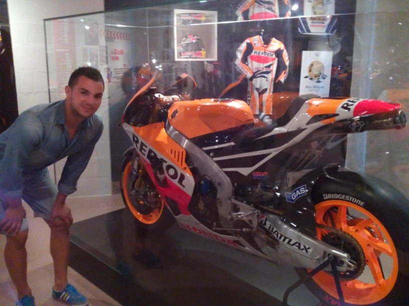 me gustan las motos y mi noeee