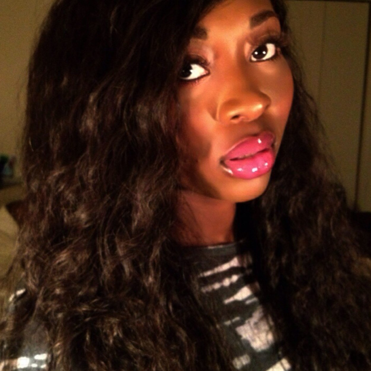 SHESUCHAHDOLL's profile picture. Carefull not to hit that follow button by mistake...it will still send an email