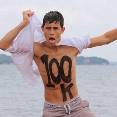 free follow so follow my friend @skylarbradley_ and get her to 3k!