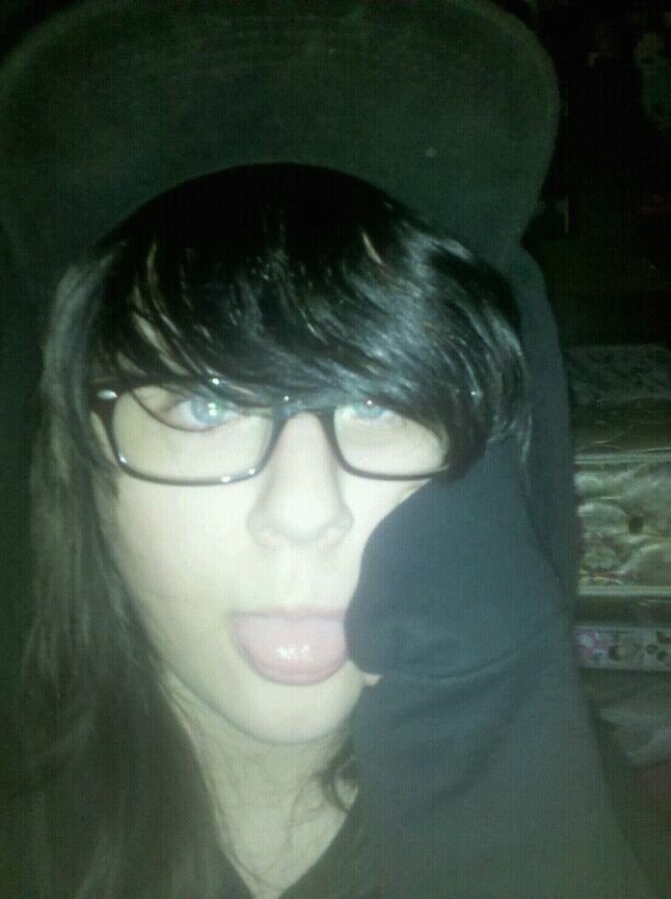 I love my little neko, @CuteNSoftLink. Im a father to Kids: Alana and Andy ♥ #Insane #BVB ARMY #Homestuck #Emo #Married