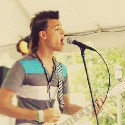 Musician. Hard worker. Go getter. Music is my life. You set your own limits. ✌💪🏼😉