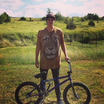 #bmx chill friend and party's
#420 S♡
#L
