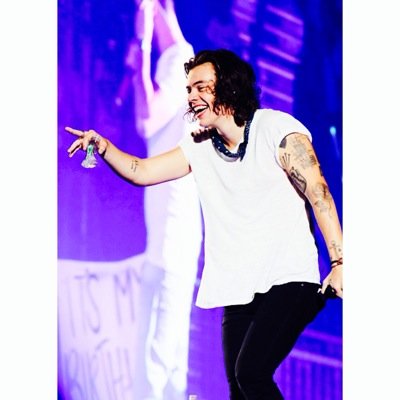 I just gave you a free follow! Please follow @hxppystyles_ thank you very much. You are beautiful i love you