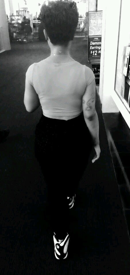 I sang : voice Is Amazing , I Dance : Like No Other.#TEAMPRETTY: Follow My Main Bitch @JesceaLinay.