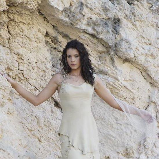 Arcaro Couture
Specialising in custom-made
one-off couture gowns for women
of all ages, shapes and sizes
Ph: (08) 9472 7953