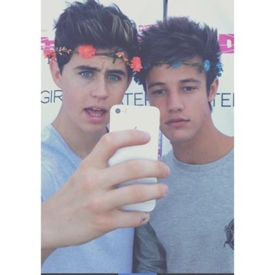 cashhaandtaylor's profile picture. 