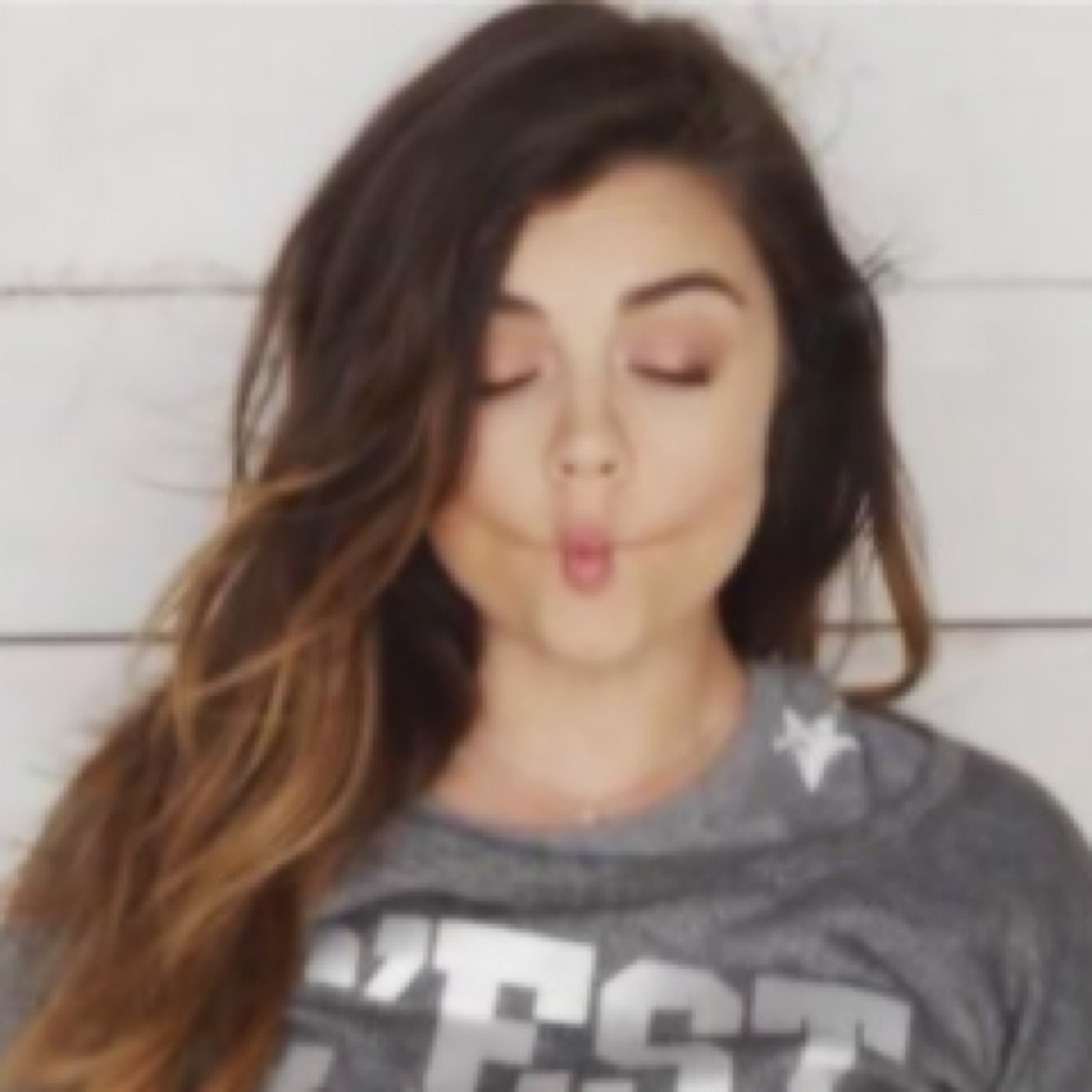 Fabliars é um grupo sobre pll no wpp, pra participar manda o numero na dm