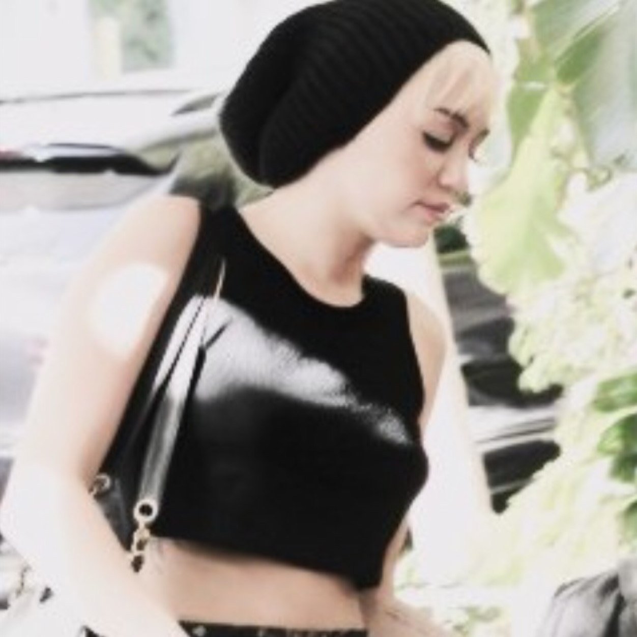 queennmileyy's profile picture. WHERE MIKE WILL AT