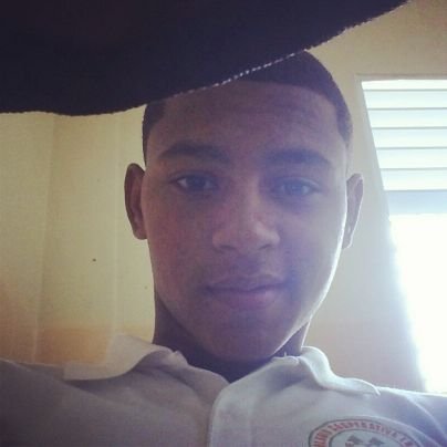 soy de santo domingo vivo del rap el amor y el cariño :) ·_·