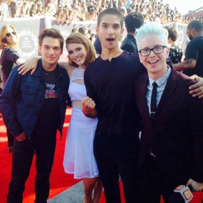 △ I kinda have like a giant r5 and teen wolf fetish. △
