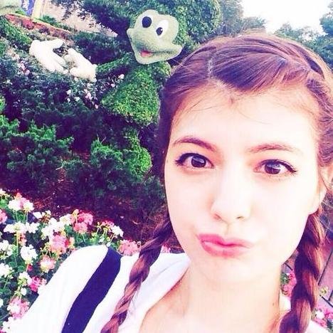 マギーさんの癒される写真をお届けします。