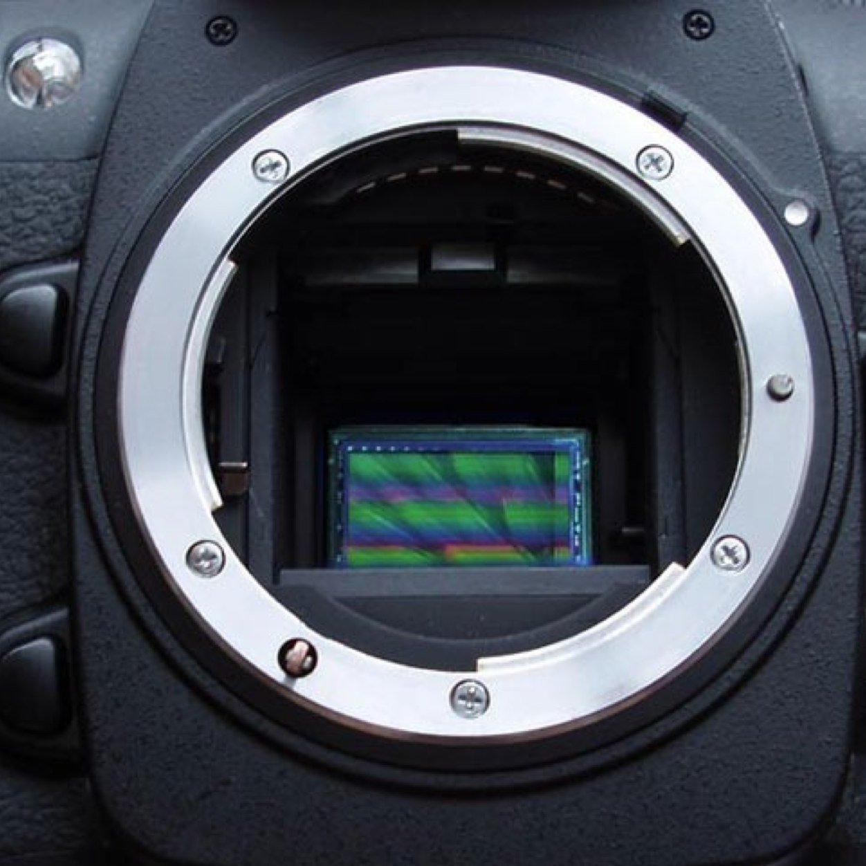 _sh_m_123's profile picture. ‏هناك دائما شخصين في كل صورة: المصور والمشاهد نتبادل الأدوار لتصور احدانا وتبدي الاخرى رأيها ف ” الموت هو أولا وقبل كل شي صورة، وسيضل كذلك صورة”