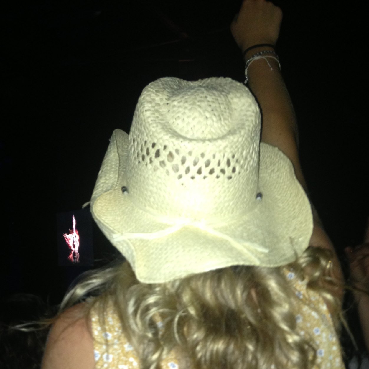 A little torn between preppy and redneck ⚓New England born and bread|I live where you vacation| Beach bum|