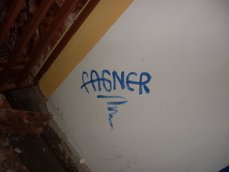 Viver é a coisa mais rara do mundo. A maioria das pessoas não faz mais do que existir.
