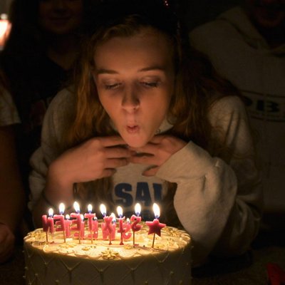 Profile Picture of Jaclyn H's Sweet 16 (@JaclynHSweet16) on Twitter
