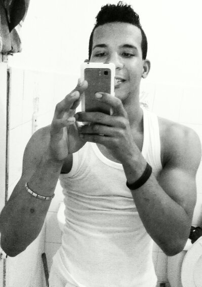 *Kik* Adonis2121 Instamgran: Farlin20 :D