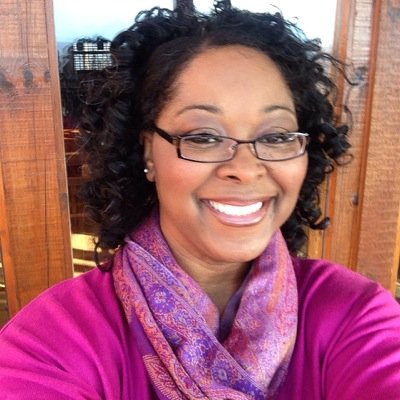An aspiring paranormal and erotic romance writer working hard to get published. Hobby cake decorator, loving wife, mother and friend.