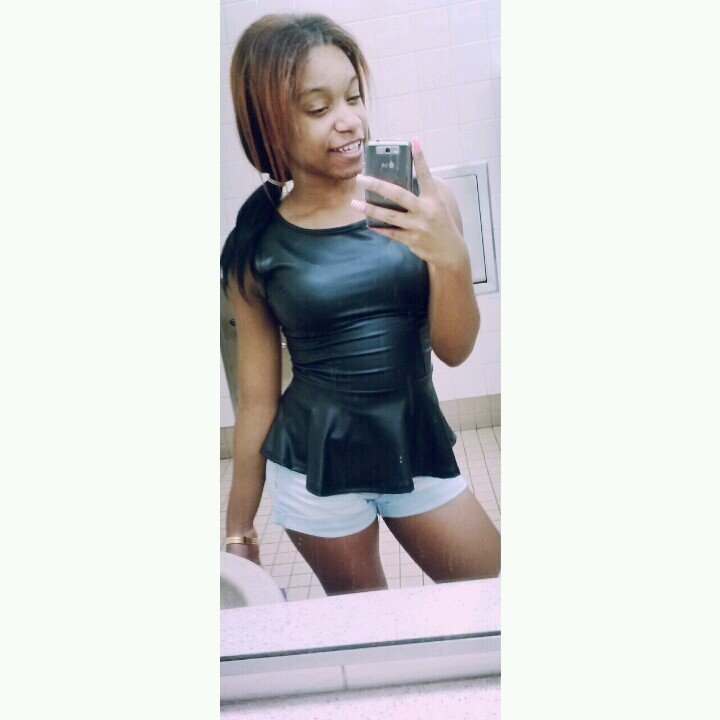 . Im the baddest & most realest in this mf ! I gotta shoota thats gone shoot. Respect me & ill return the favor ♥