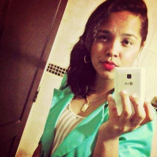 Chica orgullosa de ser Venezolana
Futura licenciada en Administración Tributaria- Cantante,amante de la música y el teatro..