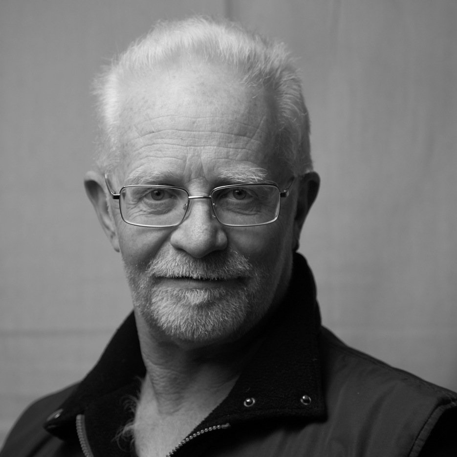 Photographer, designer, motorcyclist, trainer and educator https://t.co/yLmt8ULy0c