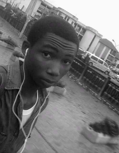If u luv a boy becuz of his moni he will also luv u becuz of ur bod.......twinklez in d houz