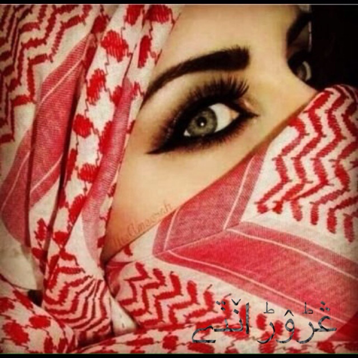 فاآتنة ب كبرياآئي ،، عنيدة ب مزاآجي ،، أفعل مآا يحلو لي ،، و بكلاآم الناآس لآا أباآلي ،،، ! ~ KUWait