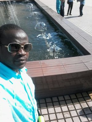 Analyste polique,Agent de credit ,mathematicien,économiste,admistrateur,monétariste et homme d'affaire