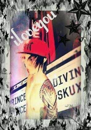 I'm single and talented in anything.. I love my Life :)