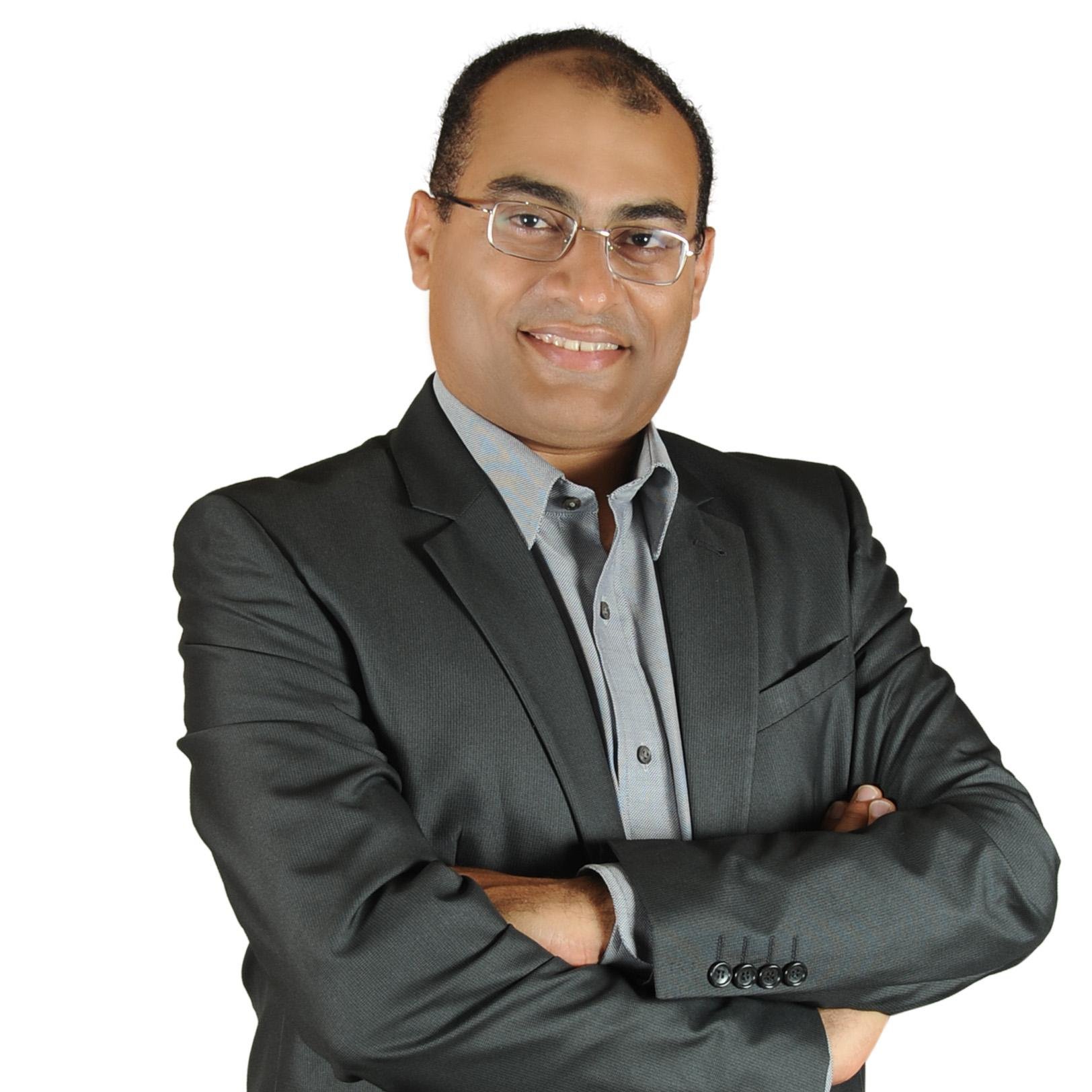 إن العمارة رمز البشرية والأثر الباقي عبر الأزمان والسجل الموثق لتاريخ الانسان منذ نشأته علي الأرض وحتي يوم بعثه معماري مصري مقيم في دبي مهتم بالعمارة والتصميم