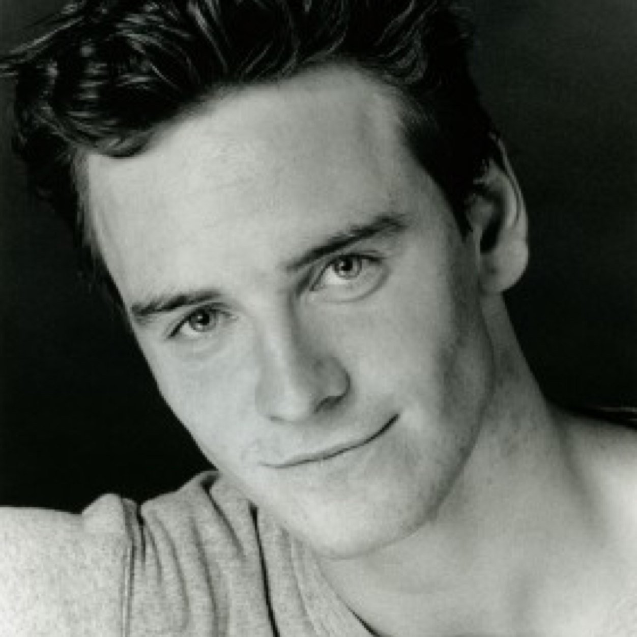 Hi, I'm Erik.. Erik Lehnsherr. #CollegeAU [GMT+1, RP 18+] {@SerenityOrAnger} (Student) Major: Psychology - Minors: Genetics & English