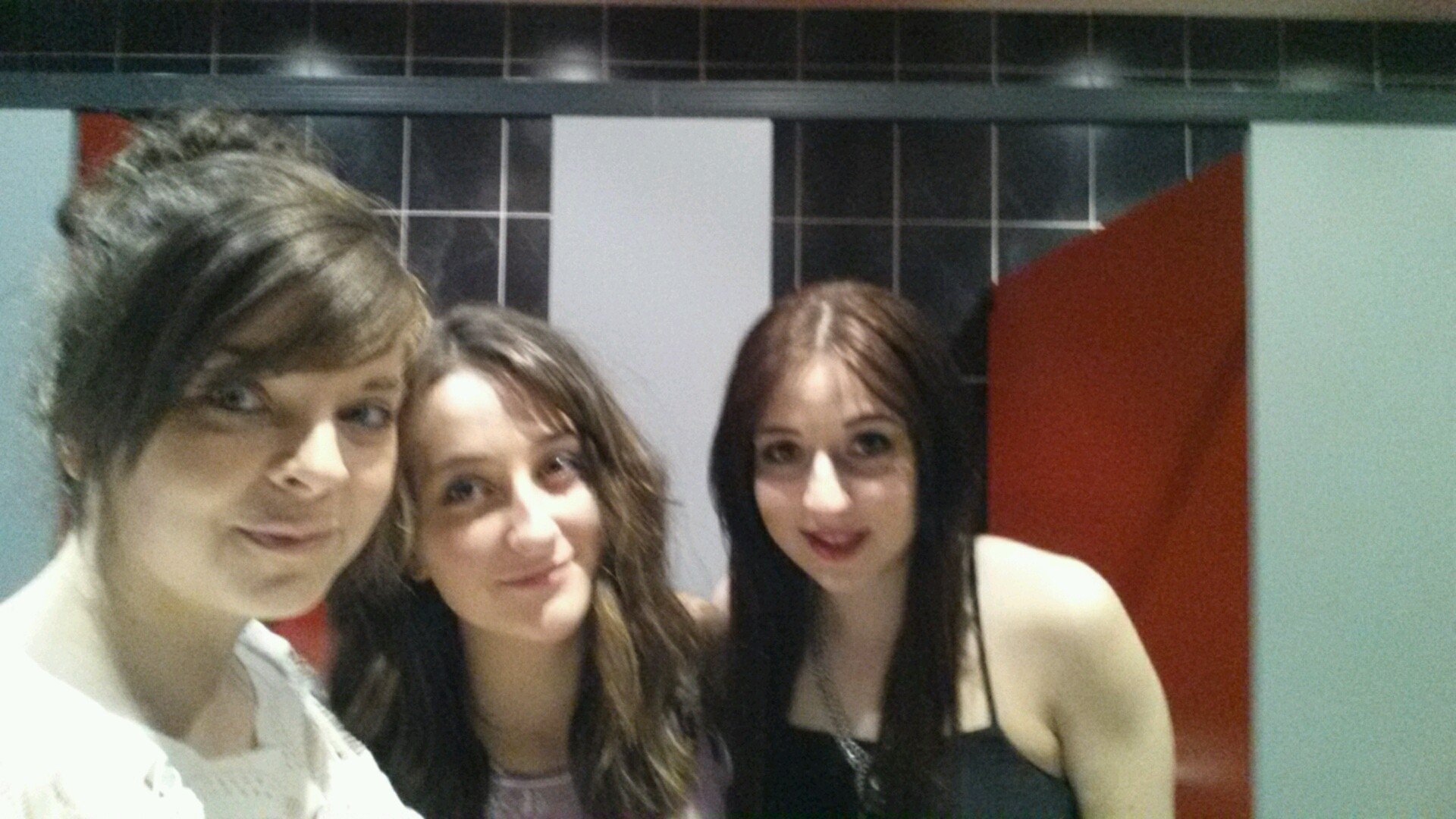 aimee_land's profile picture. 