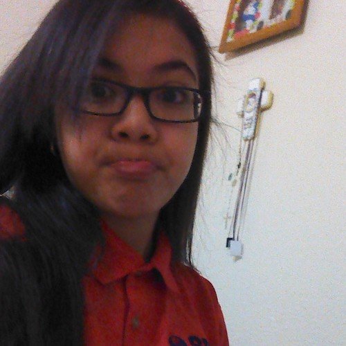 My name is Michelle Davalos and I love music ❤ 
And I also love food!!