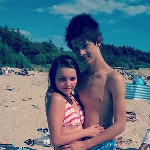 Par amour, on pardonne tout, on offre tout, dans la vie par amour on ferrait tout ♡