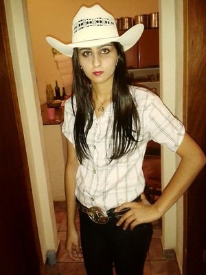 Quem vive de moda de viola merece um lugar no céu, e se Deus permitir vamos entrar de bota, fivela e chapéu.