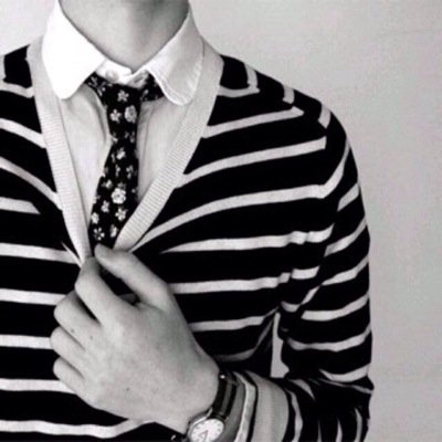 علمتني الحياة أن هناك أشخاص يصافحون القلوب قبل الأيادي ..♡♡.. bb.76A92039