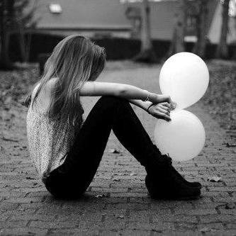 Micromundos.Dueña de un Blog precioso.Semi pelirosa. Soy la de la risa a kilometros y  las canciones. Convivo con gilipollas y un par de normales(?) #FOLLOWBACK